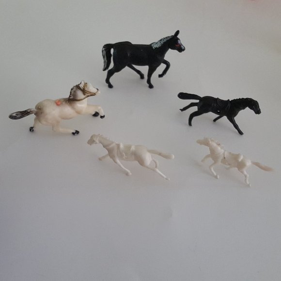 Vintage Plastic Toys Native American and Cowboy Figures - Picture 3 of 14